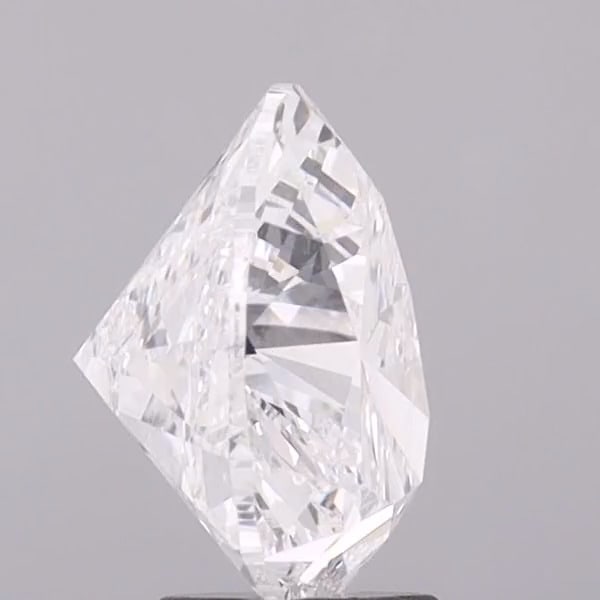 Loose Diamond - HEART 4.16ct D VS1: Loose Diamond - HEART 4.16ct D VS1 Source: This is a real non-mined Diamond that has been grown in a lab Shape: HEART Carats: 4.16 Color: D Clarity: VS1 Certification: IGI Condition: Pre-Owned PLEASE 