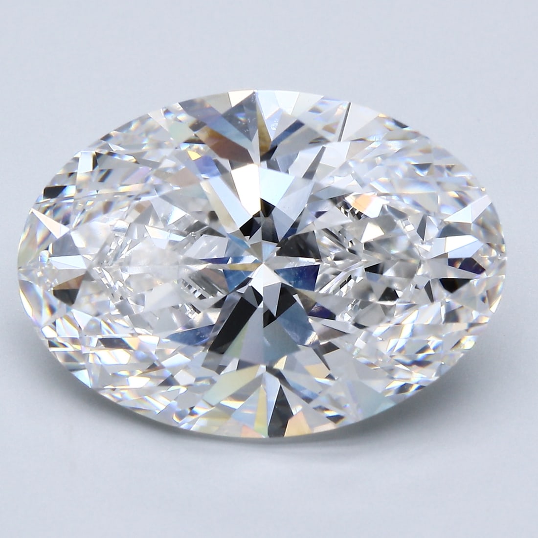 Loose Diamond - OVAL 13.19ct E VVS2: Loose Diamond - OVAL 13.19ct E VVS2 Source: This is a real non-mined Diamond that has been grown in a lab Shape: OVAL Carats: 13.19 Color: E Clarity: VVS2 Certification: GIA Condition: Pre-Owned PLEAS