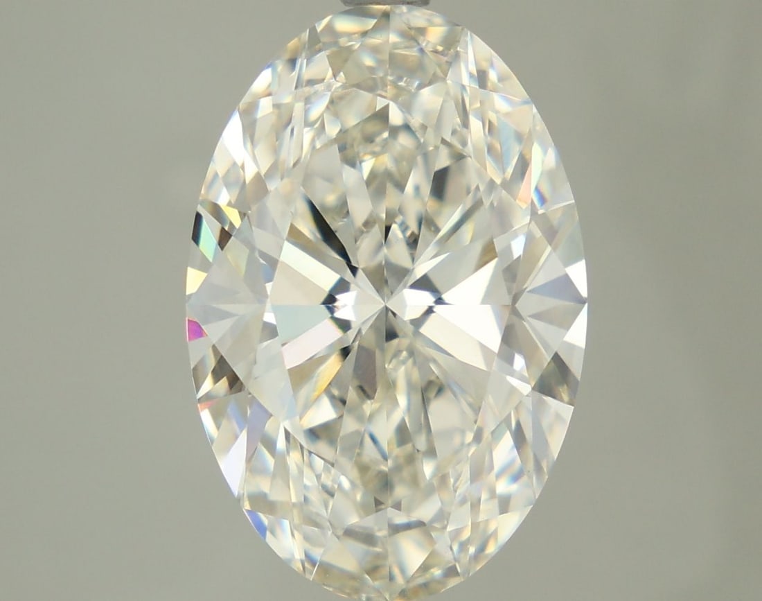 Loose Diamond - OVAL 4.09ct Fancy Intense Pink VVS2: Loose Diamond - OVAL 4.09ct Fancy Intense Pink VVS2 Source: This is a real non-mined Diamond that has been grown in a lab Shape: OVAL Carats: 4.09 Color: Fancy Intense Pink Certification: IGI Video: