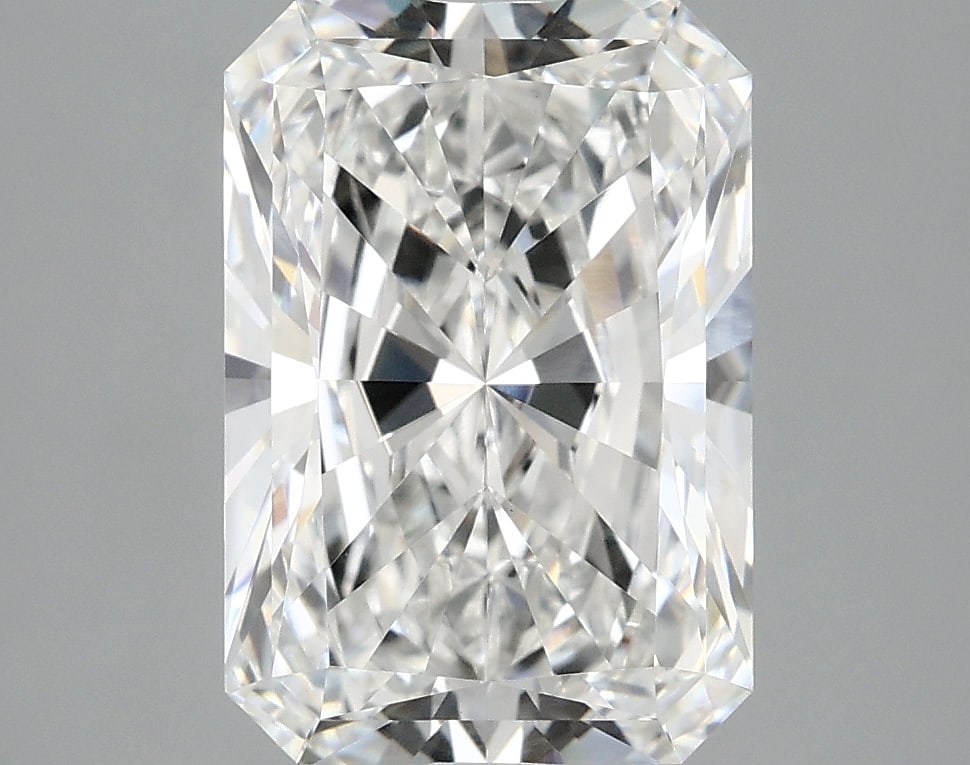 Loose Diamond - RADIANT 4.1ct E VVS2: Loose Diamond - RADIANT 4.1ct E VVS2 Source: This is a real non-mined Diamond that has been grown in a lab Shape: RADIANT Carats: 4.1 Color: E Clarity: VVS2 Certification: IGI Condition: Pre-Owned PLE