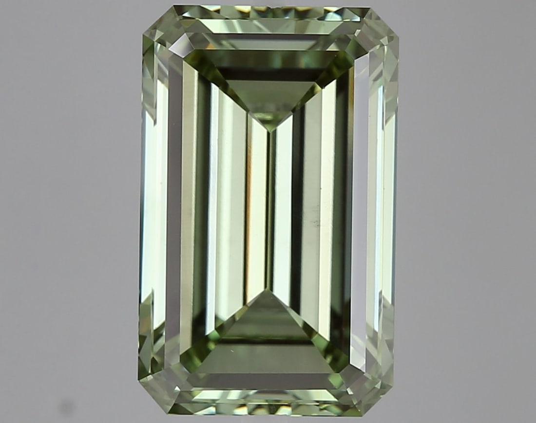 Loose Diamond - EMERALD 10.0ct Fancy Vivid Green VS1: Loose Diamond - EMERALD 10.0ct Fancy Vivid Green VS1 Source: This is a real non-mined Diamond that has been grown in a lab Shape: EMERALD Carats: 10.0 Color: Fancy Vivid Green Certification: IGI Video