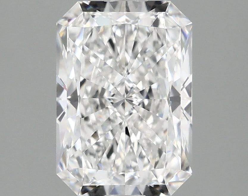 Loose Diamond - RADIANT 1.89ct D VVS2: Loose Diamond - RADIANT 1.89ct D VVS2 Source: This is a real non-mined Diamond that has been grown in a lab Shape: RADIANT Carats: 1.89 Color: D Clarity: VVS2 Certification: IGI Condition: Pre-Owned P