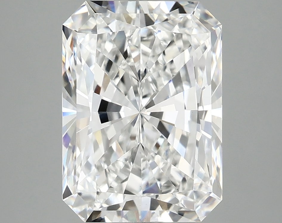 Loose Diamond - RADIANT 3.97ct E VVS2: Loose Diamond - RADIANT 3.97ct E VVS2 Source: This is a real non-mined Diamond that has been grown in a lab Shape: RADIANT Carats: 3.97 Color: E Clarity: VVS2 Certification: IGI Condition: Pre-Owned P
