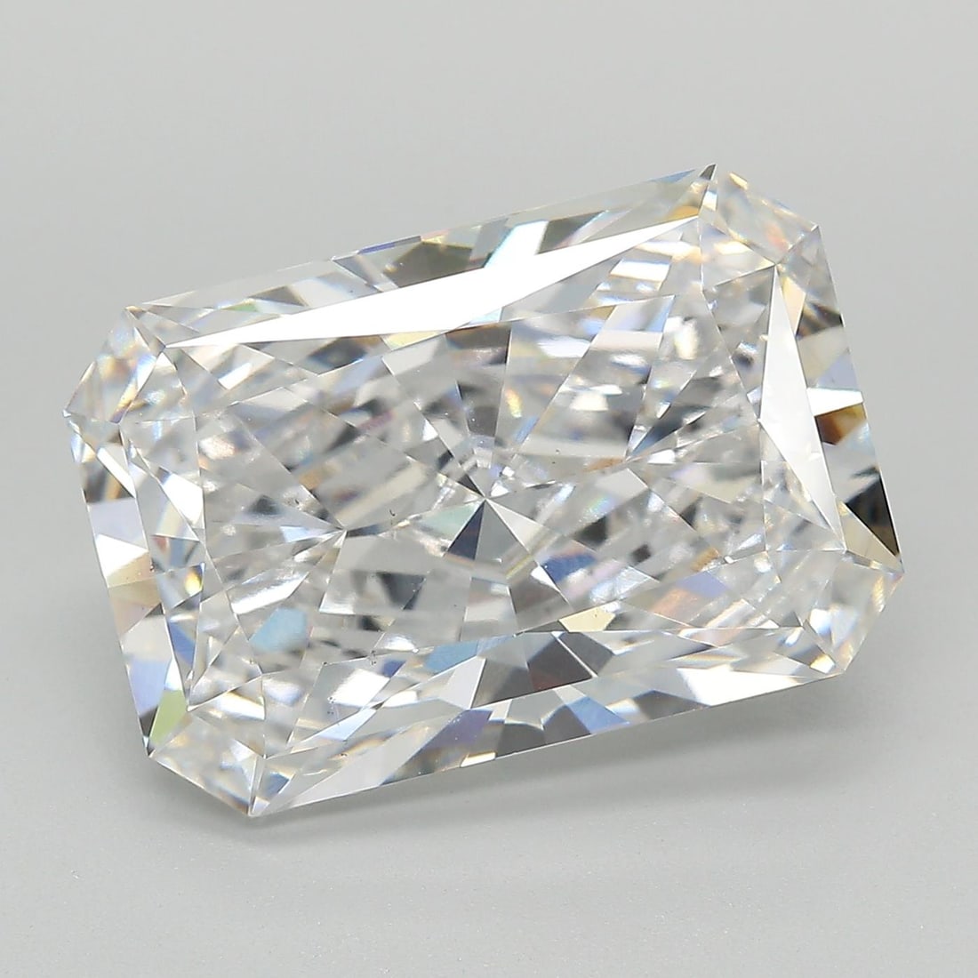 Loose Diamond - RADIANT 10.28ct F VS2: Loose Diamond - RADIANT 10.28ct F VS2 Source: This is a real non-mined Diamond that has been grown in a lab Shape: RADIANT Carats: 10.28 Color: F Clarity: VS2 Certification: GIA Condition: Pre-Owned P