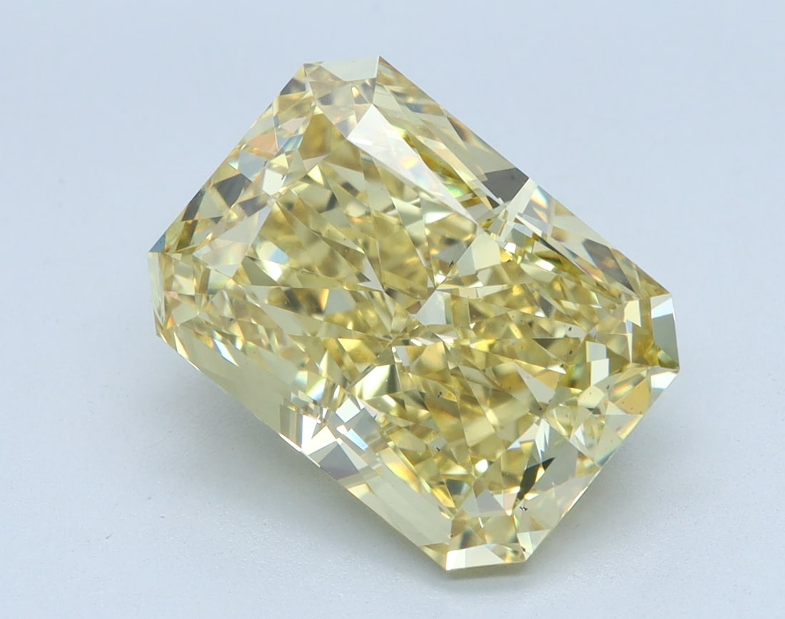 Loose Diamond - RADIANT 5.03ct YELLOW VS2: Loose Diamond - RADIANT 5.03ct YELLOW VS2 Source: This is a real non-mined Diamond that has been grown in a lab Shape: RADIANT Carats: 5.03 Color: YELLOW Clarity: VS2 Certification: IGI Condition: Pre