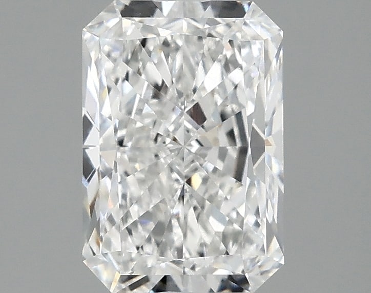 Loose Diamond - RADIANT 1.77ct D VVS2: Loose Diamond - RADIANT 1.77ct D VVS2 Source: This is a real non-mined Diamond that has been grown in a lab Shape: RADIANT Carats: 1.77 Color: D Clarity: VVS2 Certification: IGI Condition: Pre-Owned P