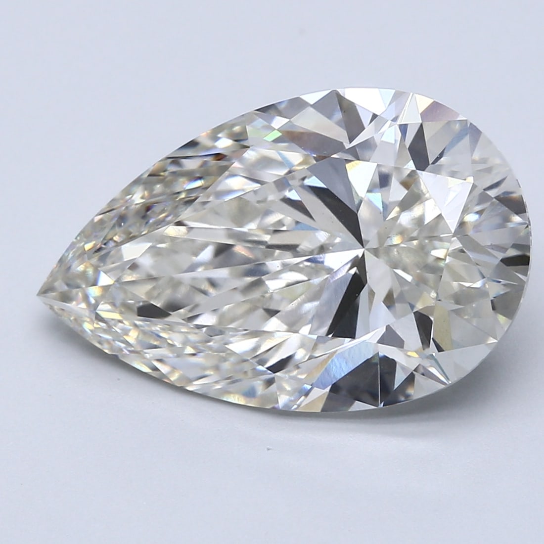 Loose Diamond - PEAR 9.04ct H VS1: Loose Diamond - PEAR 9.04ct H VS1 Source: This is a real non-mined Diamond that has been grown in a lab Shape: PEAR Carats: 9.04 Color: H Clarity: VS1 Certification: IGI Condition: Pre-Owned PLEASE NO