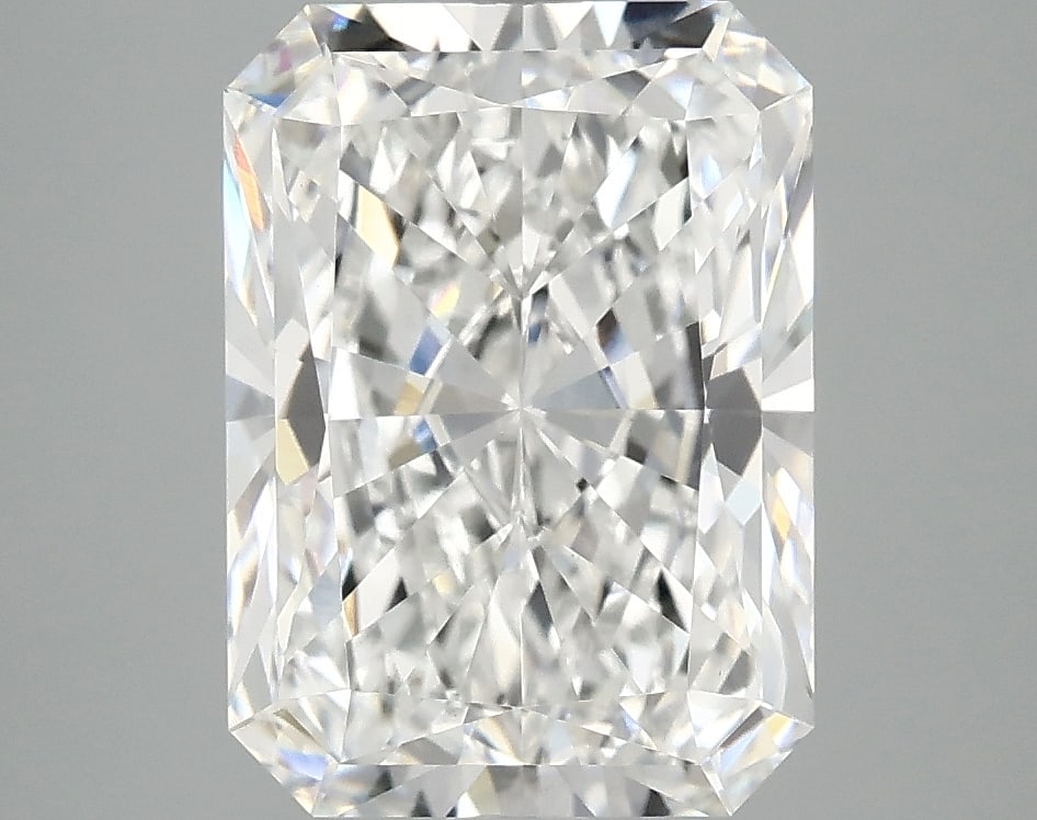Loose Diamond - RADIANT 4.15ct E VVS2: Loose Diamond - RADIANT 4.15ct E VVS2 Source: This is a real non-mined Diamond that has been grown in a lab Shape: RADIANT Carats: 4.15 Color: E Clarity: VVS2 Certification: IGI Condition: Pre-Owned P