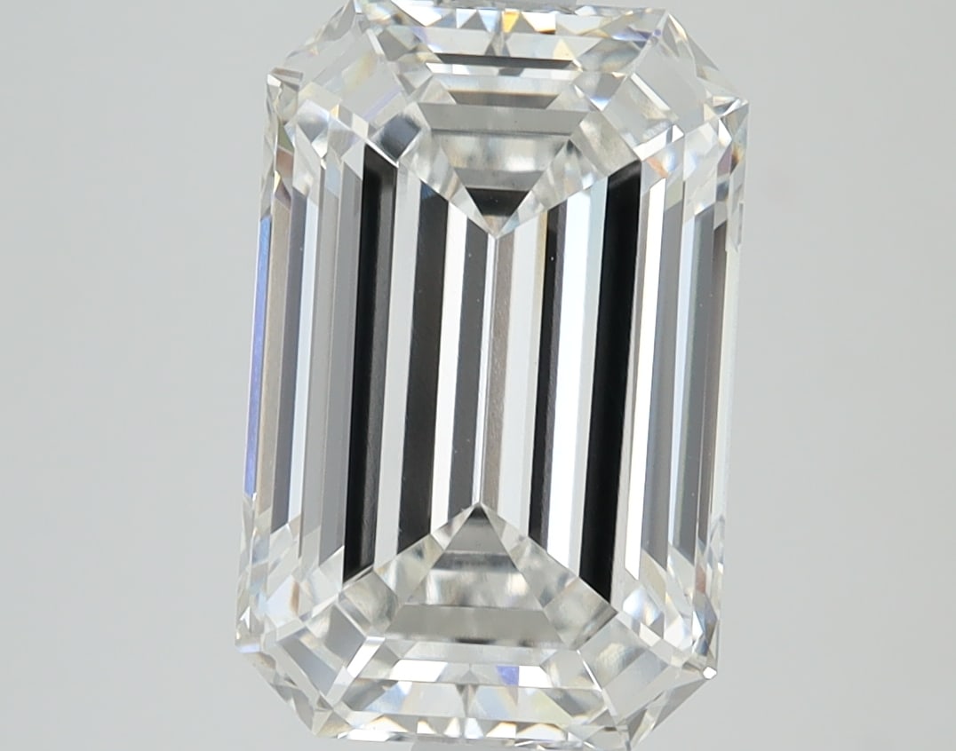 Loose Diamond - EMERALD 4.04ct F VS1: Loose Diamond - EMERALD 4.04ct F VS1 Source: This is a real non-mined Diamond that has been grown in a lab Shape: EMERALD Carats: 4.04 Color: F Clarity: VS1 Certification: IGI Condition: Pre-Owned PLE