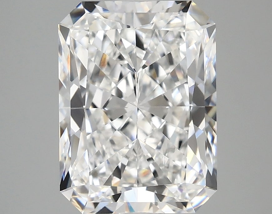 Loose Diamond - RADIANT 3.07ct D VVS2: Loose Diamond - RADIANT 3.07ct D VVS2 Source: This is a real non-mined Diamond that has been grown in a lab Shape: RADIANT Carats: 3.07 Color: D Clarity: VVS2 Certification: IGI Condition: Pre-Owned P