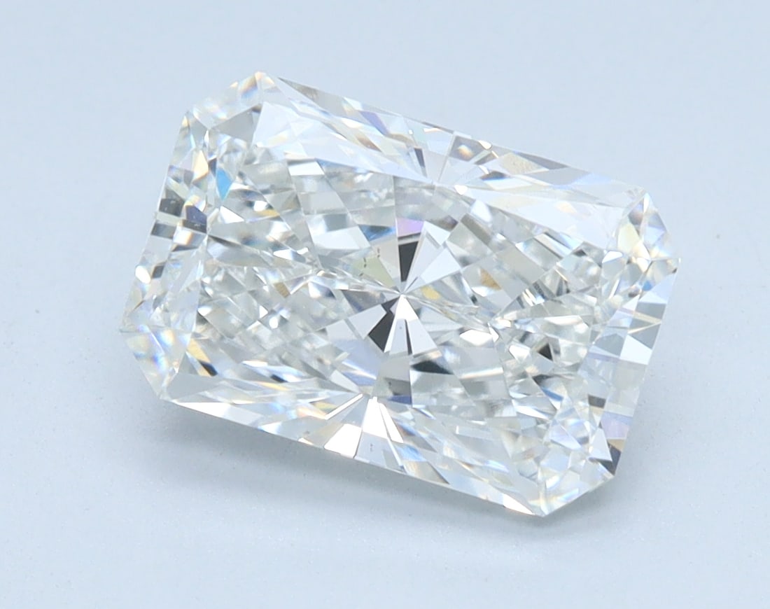 Loose Diamond - RADIANT 2.21ct F VS2: Loose Diamond - RADIANT 2.21ct F VS2 Source: This is a real non-mined Diamond that has been grown in a lab Shape: RADIANT Carats: 2.21 Color: F Clarity: VS2 Certification: IGI Condition: Pre-Owned PLE