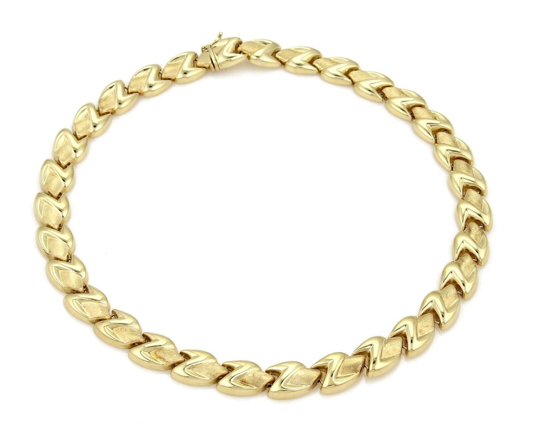 Unbranded 14k Yellow Gold Z Link Collar Choker Necklace: Unbranded 14k Yellow Gold Z Link Collar Choker Necklace This vintage estate collar necklace is crafted in solid 14k yellow gold and features a geometric Z-shape link pattern with textured detailing th