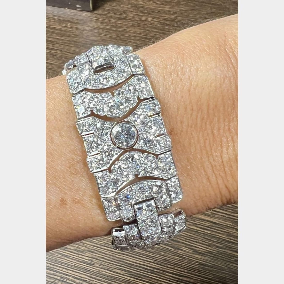 Art Deco French 36 Ct Diamond Bracelet 282 Stones G-H VS1-SI1: Art Deco French 36 Ct Diamond Bracelet 282 Stones G-H VS1-SI1 This exquisite Art Deco bracelet showcases a stunning collection of diamonds with a total weight of 36.00 Ct. Crafted in France, the brace