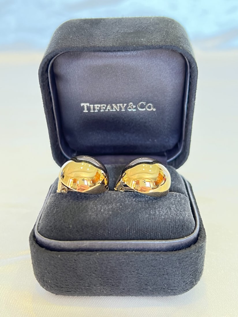 Tiffany & Co 14K Rose Gold Clasp Earrings with Original Box: Tiffany & Co 14K Rose Gold Clasp Earrings with Original Box Presenting a stunning pair of earrings from Tiffany & Co., crafted in luxurious 14K rose gold. These earrings feature a secure clasp style a