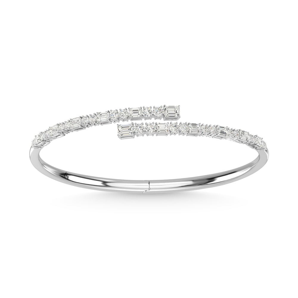 14K White Gold Diamond 2 5/8 Ct.Tw. Fashion Bangle: 14K White Gold Diamond 2 5/8 Ct.Tw. Fashion Bangle 14k White Gold Stone Color: G-h Stone Clarity: Si1 This item may take 2-5 weeks for shipping. PLEASE NOTE: Framed, Large, or heavy items do not have 