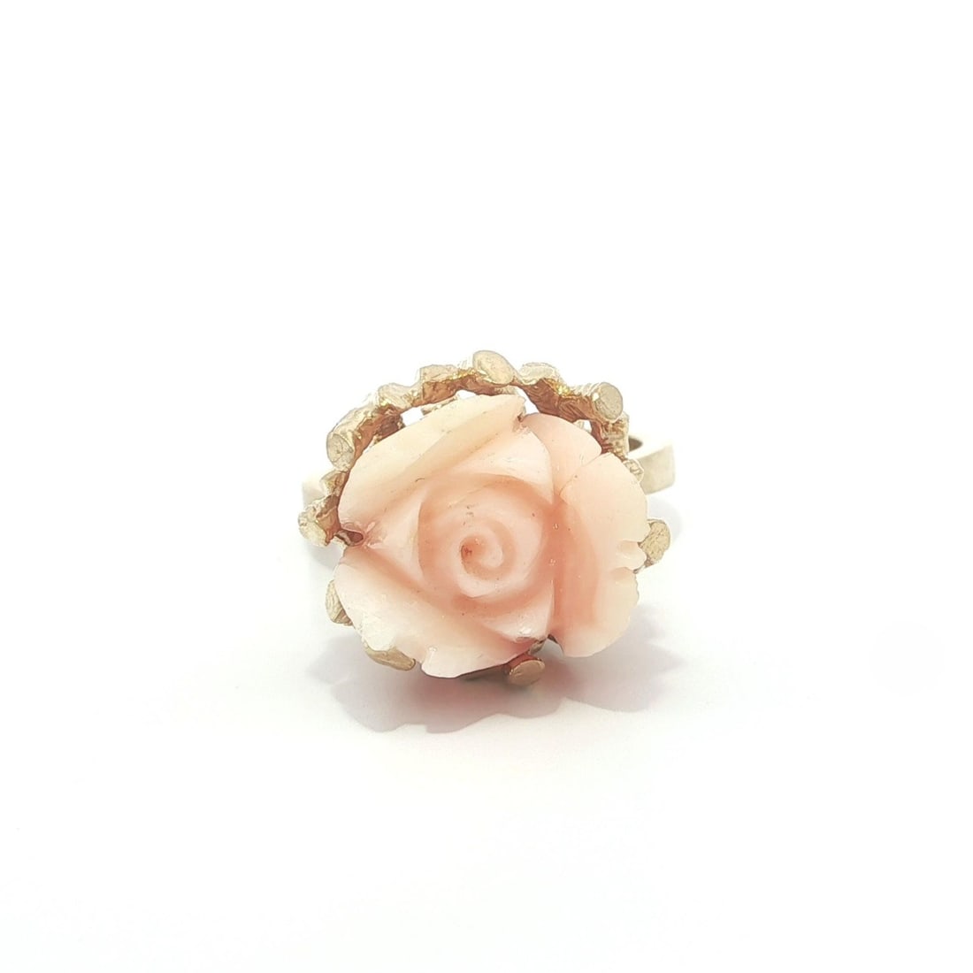 Angel Skin Coral Rose Carving Ring 13 14k Yellow Gold Size 4.5: Angel Skin Coral Rose Carving Ring 13 14k Yellow Gold Size 4.5 This vintage cocktail ring features a high-profile design crafted from solid 13-14k yellow gold. The centerpiece is a natural, genuine an