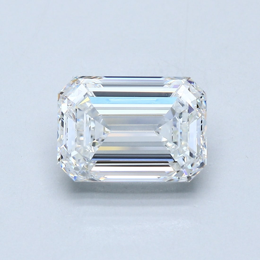 Loose Diamond - EMERALD 4.01ct G VS1: Loose Diamond - EMERALD 4.01ct G VS1 Source: Natural Mined Diamond Shape: EMERALD Carats: 4.01 Color: G Clarity: VS1 Certification: GIA Condition: Pre-Owned PLEASE NOTE: Framed, Large, or heavy items 