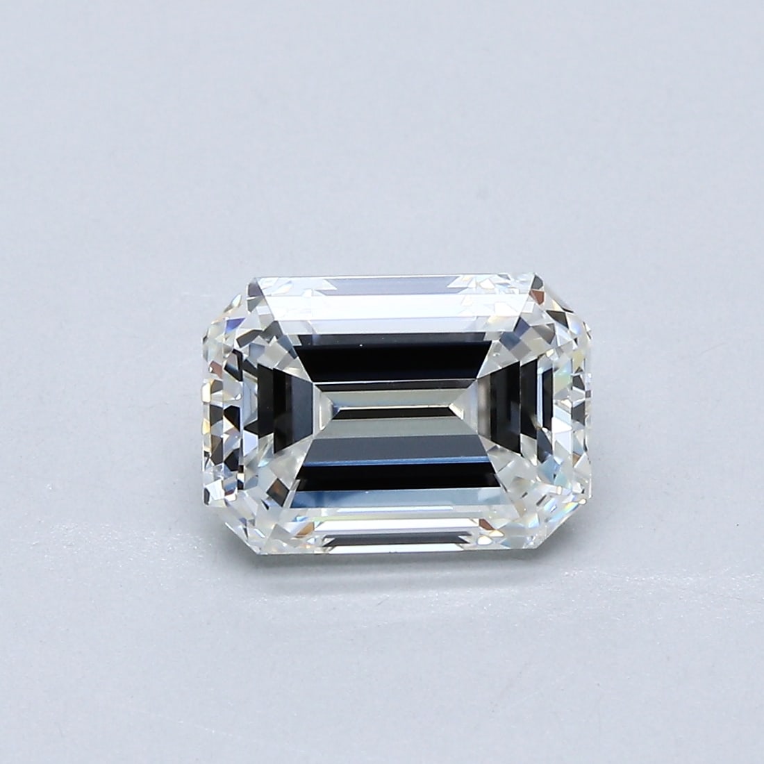 Loose Diamond - EMERALD 2.03ct G SI1: Loose Diamond - EMERALD 2.03ct G SI1 Source: Natural Mined Diamond Shape: EMERALD Carats: 2.03 Color: G Clarity: SI1 Certification: GIA Condition: Pre-Owned PLEASE NOTE: Framed, Large, or heavy items 