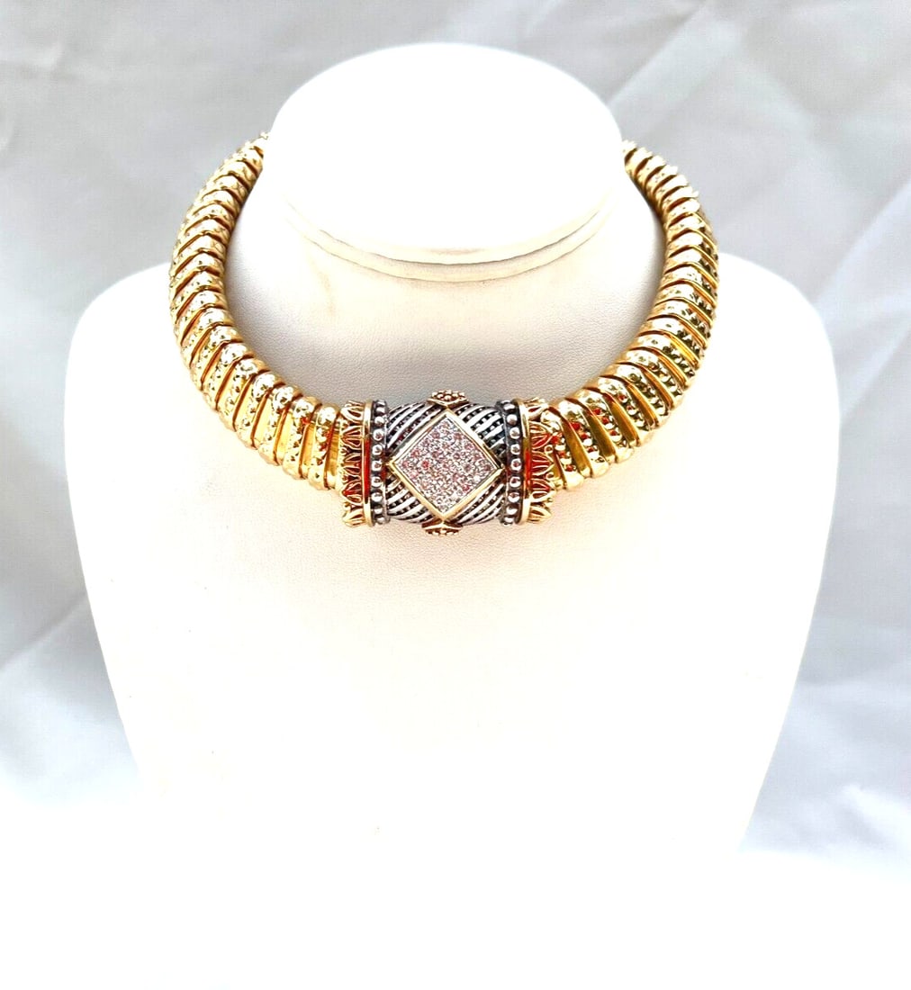 Alwand Vahan 14K Gold Diamond Choker Necklace 1998 with Removable Centerpiece: Alwand Vahan 14K Gold Diamond Choker Necklace 1998 with Removable Centerpiece This exquisite choker necklace, crafted by Alwand Vahan in 1998, showcases a stunning design featuring 14K yellow gold and