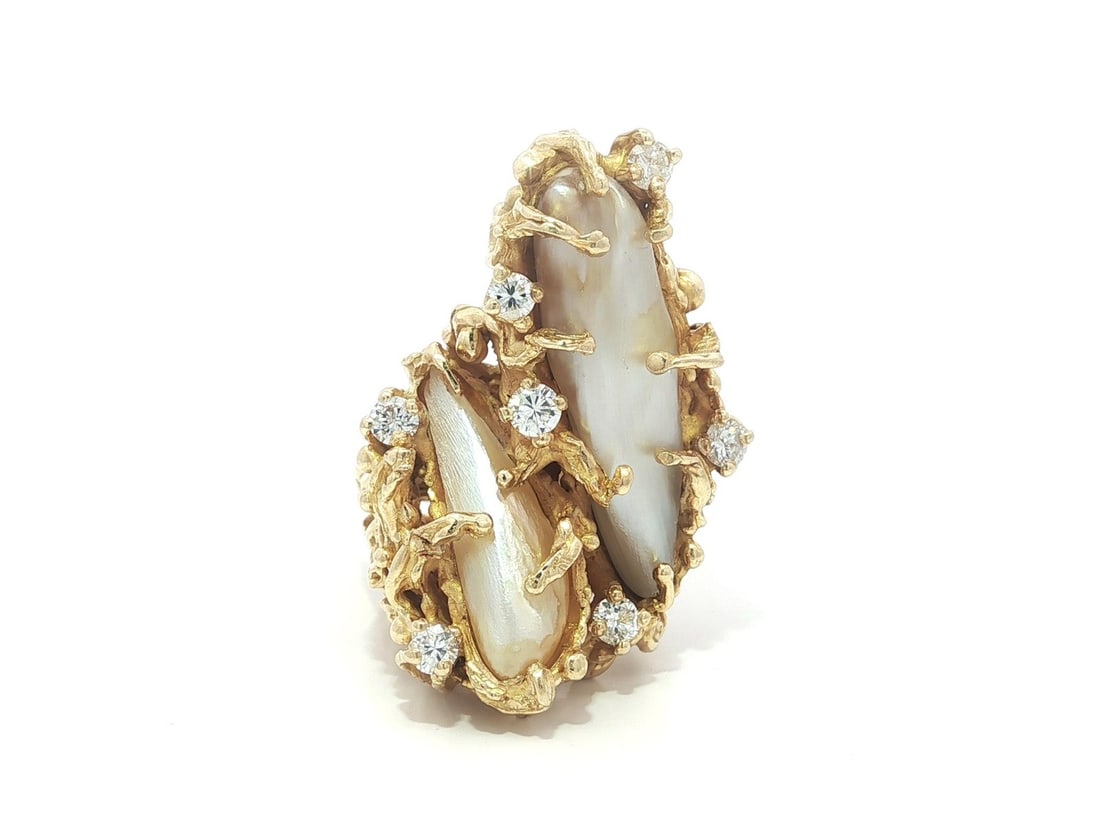 Vintage 14k Yellow Gold Baroque Pearl Diamond Cocktail Ring: Vintage 14k Yellow Gold Baroque Pearl Diamond Cocktail Ring This exquisite Vintage Handmade ring features a stunning combination of natural Baroque pearls and sparkling diamonds. The design showcases 