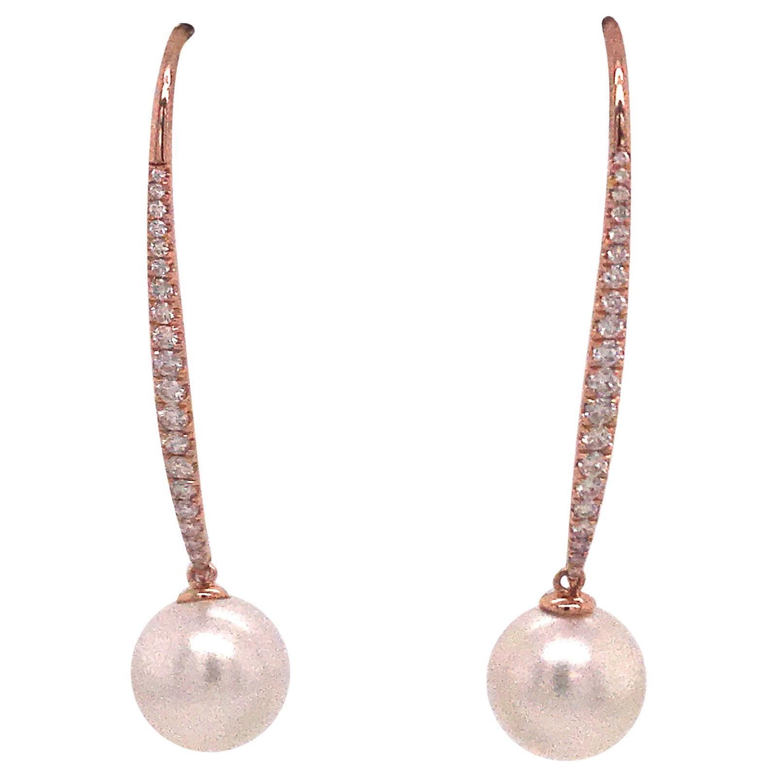 Harbor Diamonds 18K Rose Gold South Sea Pearl Diamond Drop Earrings 0.57ct: Harbor Diamonds 18K Rose Gold South Sea Pearl Diamond Drop Earrings 0.57ct Discover the elegance of these contemporary drop earrings crafted in 18 karat rose gold. Featuring exquisite South Sea pearls