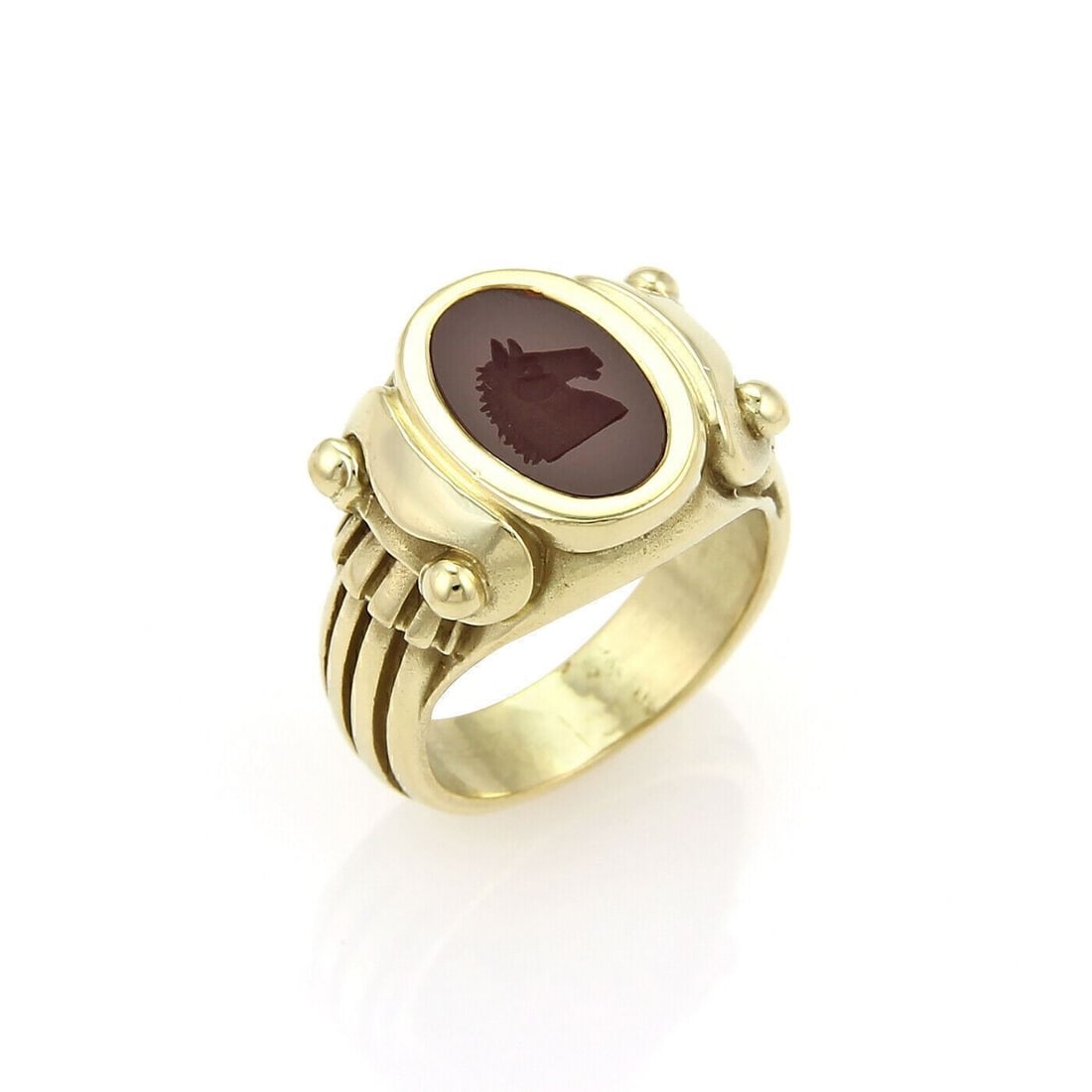 Kieselstein-Cord 18k Yellow Gold Horse Intaglio Signet Ring Size 6: Kieselstein-Cord 18k Yellow Gold Horse Intaglio Signet Ring Size 6 A bold Kieselstein-Cord signet ring crafted in solid 18k yellow gold, centered by an intricately carved horse intaglio. The sculptura