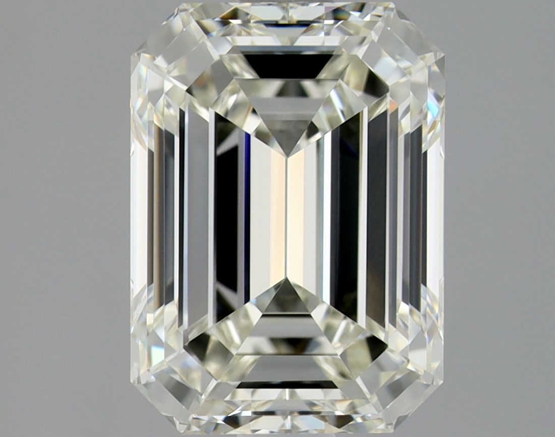 Loose Diamond - EMERALD 2.01ct J VVS1: Loose Diamond - EMERALD 2.01ct J VVS1 Source: Natural Mined Diamond Shape: EMERALD Carats: 2.01 Color: J Clarity: VVS1 Certification: GIA Condition: Pre-Owned PLEASE NOTE: Framed, Large, or heavy item