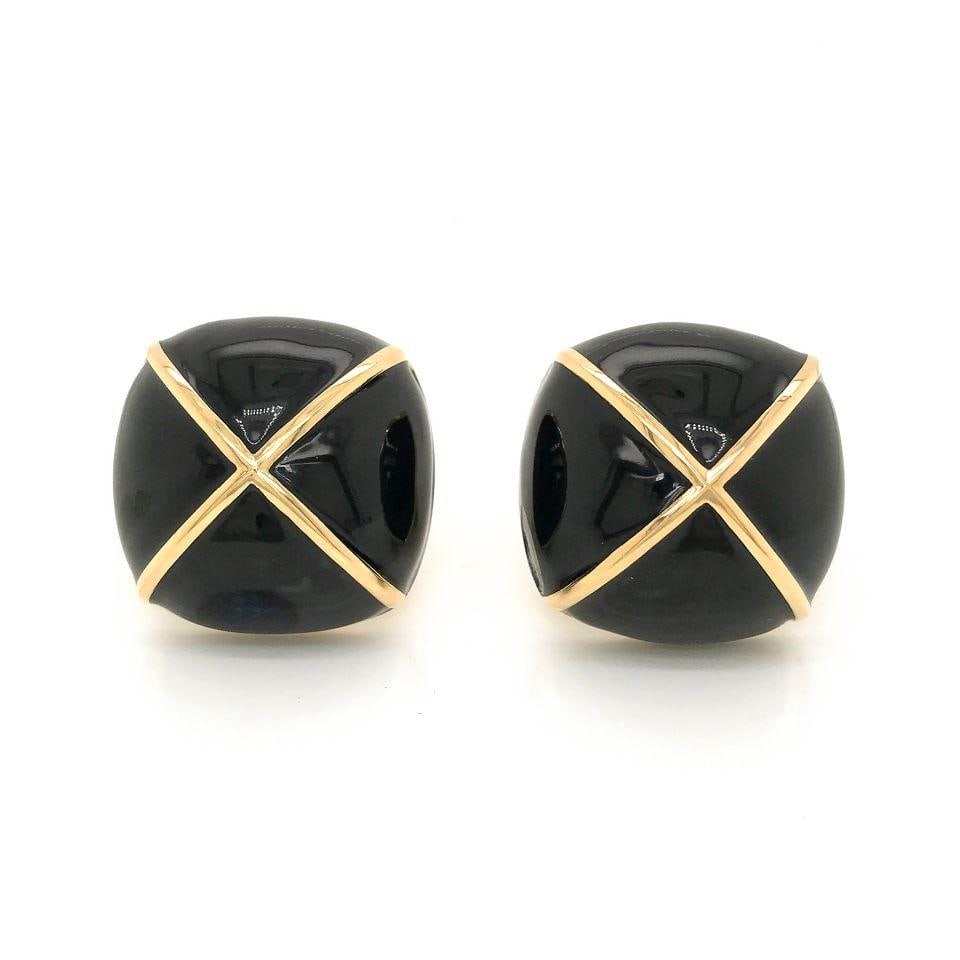 David Webb Platinum 18K Yellow Gold Black Enamel Clip-On Earrings: David Webb Platinum 18K Yellow Gold Black Enamel Clip-On Earrings Experience the elegance of these stunning David Webb clip-on earrings, crafted from a luxurious combination of platinum and 18K yellow
