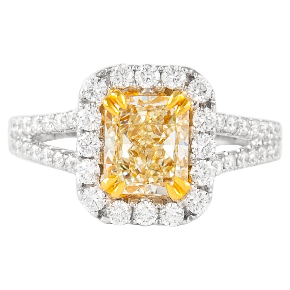 2.42ct Fancy Light Yellow Diamond Ring 18k Gold EGL Certified: 2.42ct Fancy Light Yellow Diamond Ring 18k Gold EGL Certified This exquisite ring features a stunning 2.42-carat Fancy Light Yellow radiant diamond, beautifully set in a contemporary two-tone design o