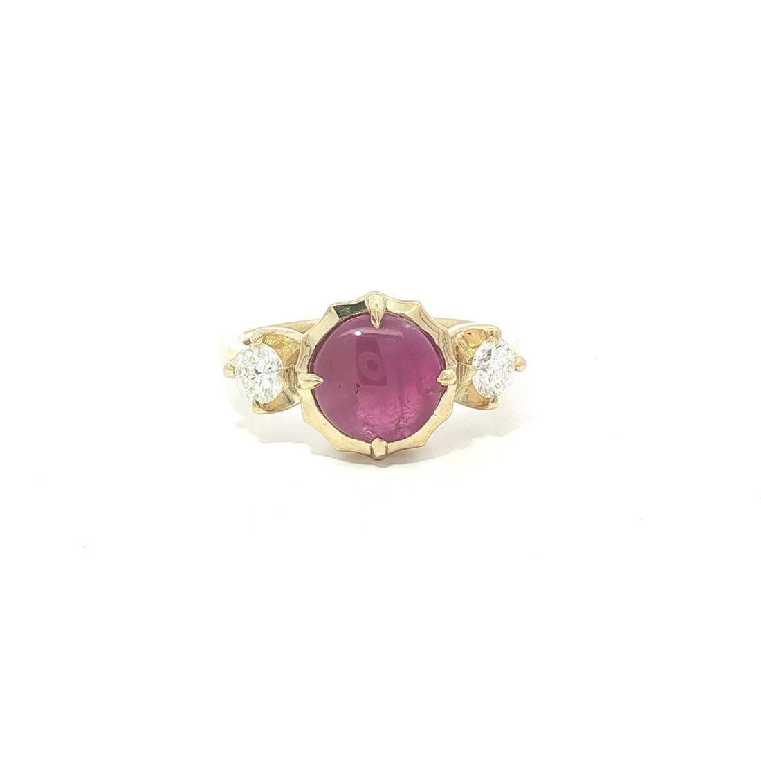 18k Yellow Gold Ruby Diamond Cocktail Ring GIA Certified Cat's Eye 3.53ctw: 18k Yellow Gold Ruby Diamond Cocktail Ring GIA Certified Cat's Eye 3.53ctw Un-used cocktail ring crafted in solid 18k yellow gold and set with a natural cat's eye ruby and diamond side stones. The cen