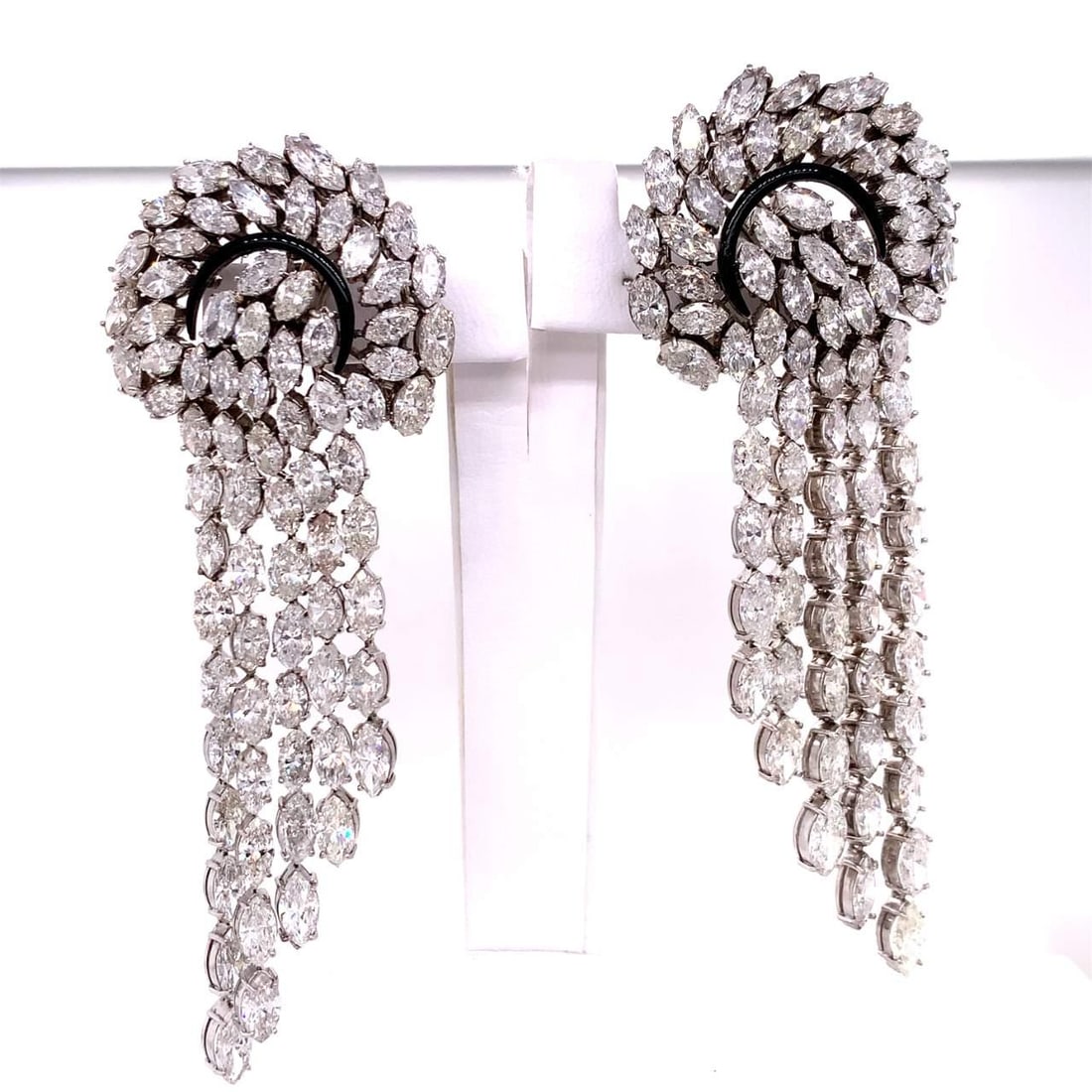 Platinum 59 Ct Diamond Chandelier Earrings 150 Marquise F-H VS1-SI2: Platinum 59 Ct Diamond Chandelier Earrings 150 Marquise F-H VS1-SI2 Elevate your elegance with these stunning Platinum Chandelier Earrings, featuring an impressive total diamond weight of approximatel