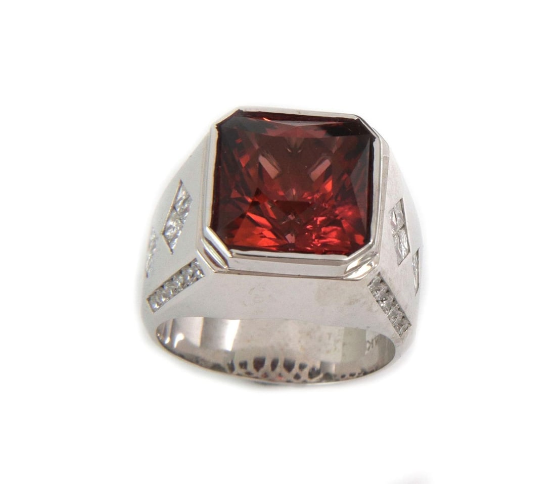 Men's 14k White Gold Madeira Citrine Diamond Ring Size 11: Men's 14k White Gold Madeira Citrine Diamond Ring Size 11 Make a bold statement with this impressive men's ring, expertly crafted from 14k white gold featuring a polished finish. At its center, a larg