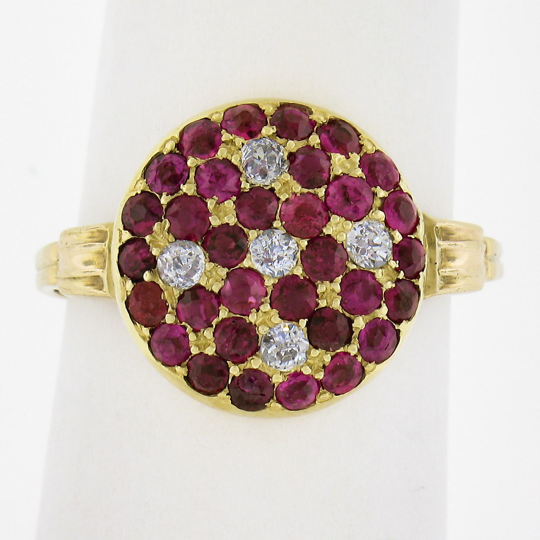 Antique 18K Yellow Gold Ruby Diamond Pave Ring 1.06ctw Vintage Cocktail Style: Antique 18K Yellow Gold Ruby Diamond Pave Ring 1.06ctw Vintage Cocktail Style This exquisite Antique 18K Yellow Gold Platter Ring features a stunning arrangement of pave-set natural rubies and diamond