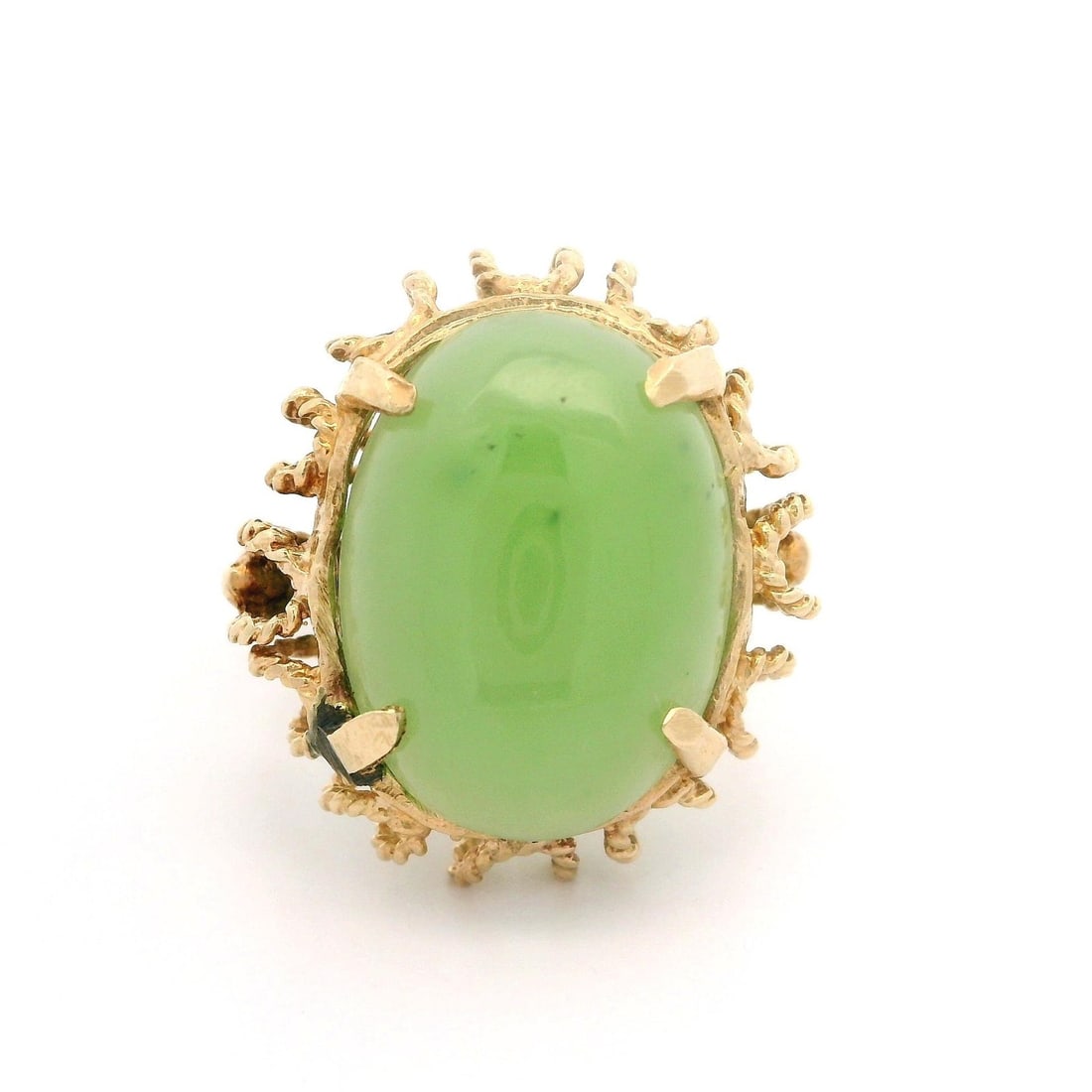 Vintage 14k Gold Twisted Wire Cocktail Ring with Green Jade Cabochon: Vintage 14k Gold Twisted Wire Cocktail Ring with Green Jade Cabochon This exquisite vintage handmade cocktail ring features a stunning natural jade stone in an oval cabochon cut, showcasing a beautifu