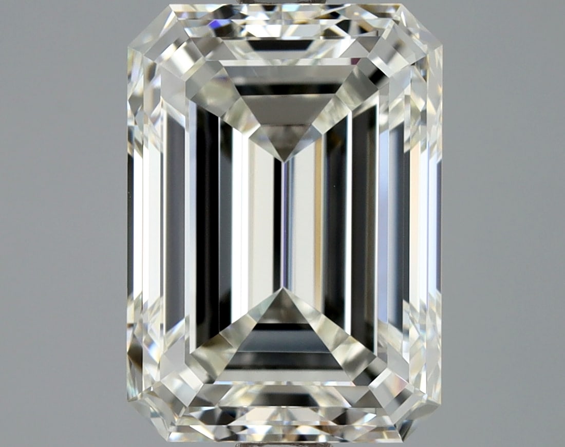 Loose Diamond - EMERALD 3.01ct I VVS1: Loose Diamond - EMERALD 3.01ct I VVS1 Source: Natural Mined Diamond Shape: EMERALD Carats: 3.01 Color: I Clarity: VVS1 Certification: GIA Condition: Pre-Owned PLEASE NOTE: Framed, Large, or heavy item