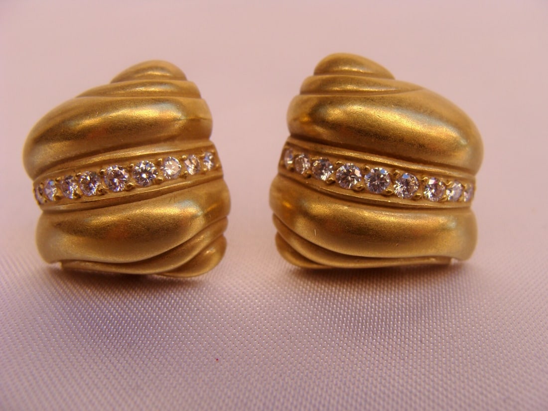 Keiselstein-Cord 18K Gold Diamond Earrings Signed Cuff Hoop: Keiselstein-Cord 18K Gold Diamond Earrings Signed Cuff Hoop Elevate your accessory collection with this stunning pair of Keiselstein-Cord 18K gold diamond earrings. Fully signed and hallmarked, these 