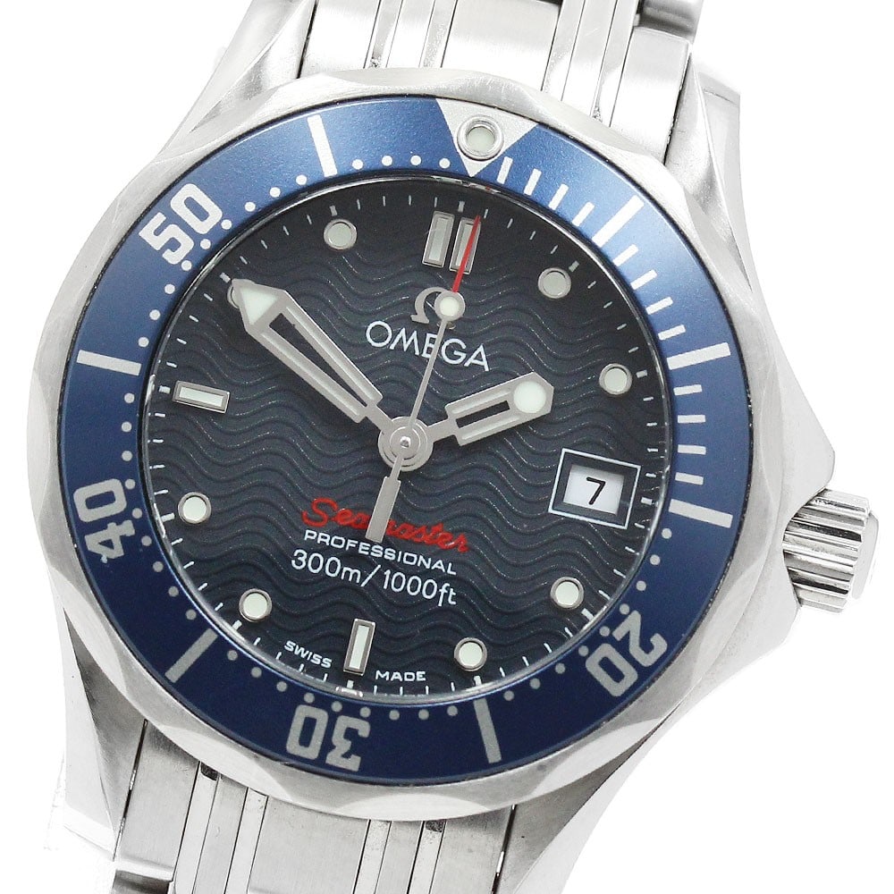 Ladies Quartz Date Wristwatch Omega Seamaster 300 Ref 2224.80: Ladies Quartz Date Wristwatch Omega Seamaster 300 Ref 2224.80 OMEGA Seamaster 300 Date quartz ladies wristwatch. This pre-owned watch is from Switzerland and is designed for women. It combines the Sea