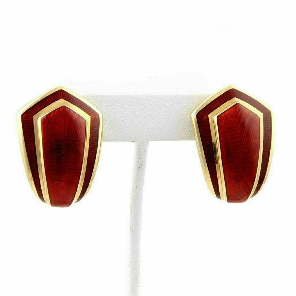 Leo De Vroomen 18k Yellow Gold Red Enamel Guilloche Clip On Earrings: Leo De Vroomen 18k Yellow Gold Red Enamel Guilloche Clip On Earrings Vintage original Leo De Vroomen clip-on earrings in 18k yellow gold with guilloche red enamel. The design features a huggie-style s