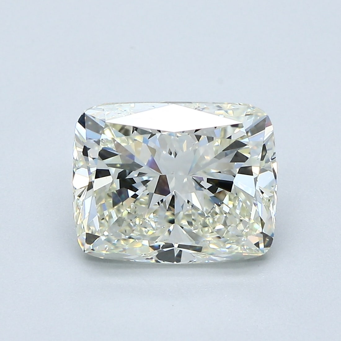 Loose Diamond - CUSHION 2.75ct K SI1: Loose Diamond - CUSHION 2.75ct K SI1 Source: Natural Mined Diamond Shape: CUSHION Carats: 2.75 Color: K Clarity: SI1 Certification: GIA Condition: Pre-Owned PLEASE NOTE: Framed, Large, or heavy items 