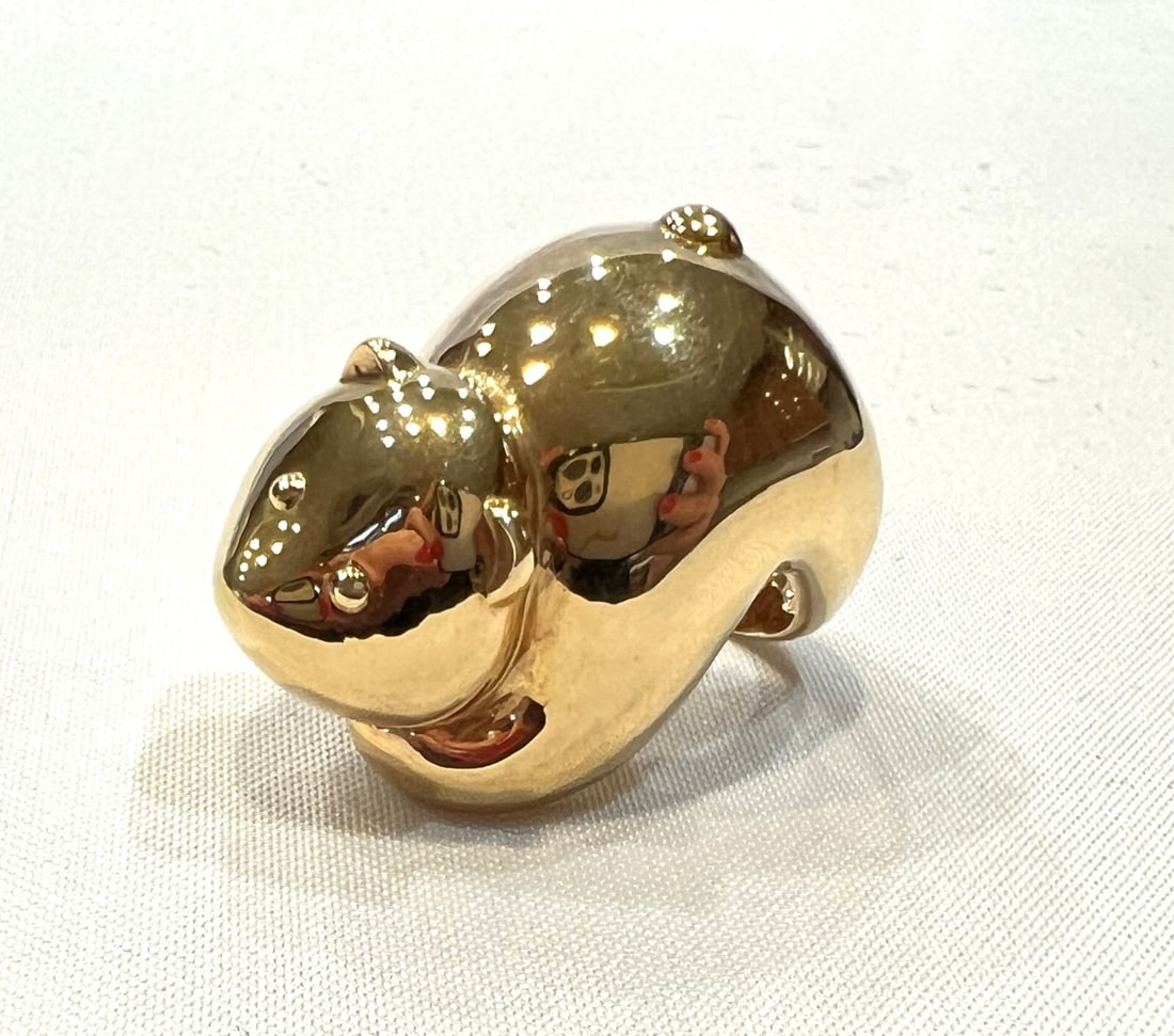 French Stephanie Deydier Mielikki 18K Yellow Gold Bear Ring Size 6: French Stephanie Deydier Mielikki 18K Yellow Gold Bear Ring Size 6 Discover the exquisite craftsmanship of this French Stephanie Deydier Mielikki 18K yellow gold ring, elegantly designed and sized at 