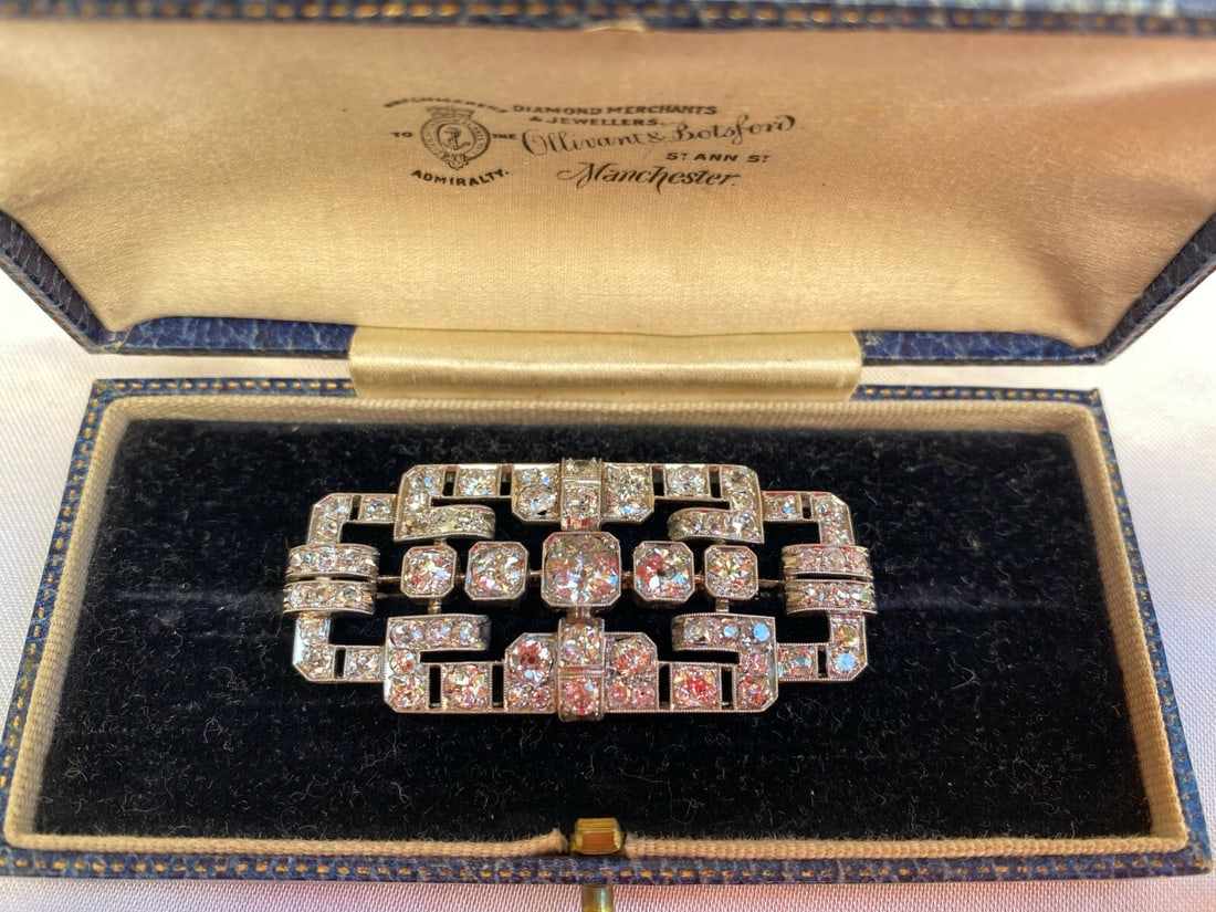 French Art Deco Platinum Diamond Brooch 6.5 ct with Original Box: French Art Deco Platinum Diamond Brooch 6.5 ct with Original Box This exquisite French Art Deco brooch is crafted in platinum and features approximately 6.5 ct of high-quality diamonds, graded G, VS. 