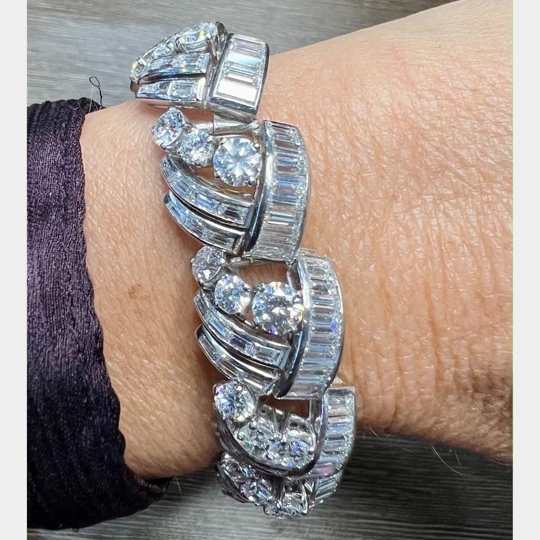 Art Deco Platinum 32.20 Ct Diamond Bracelet 33 Round 165 Baguette Diamonds