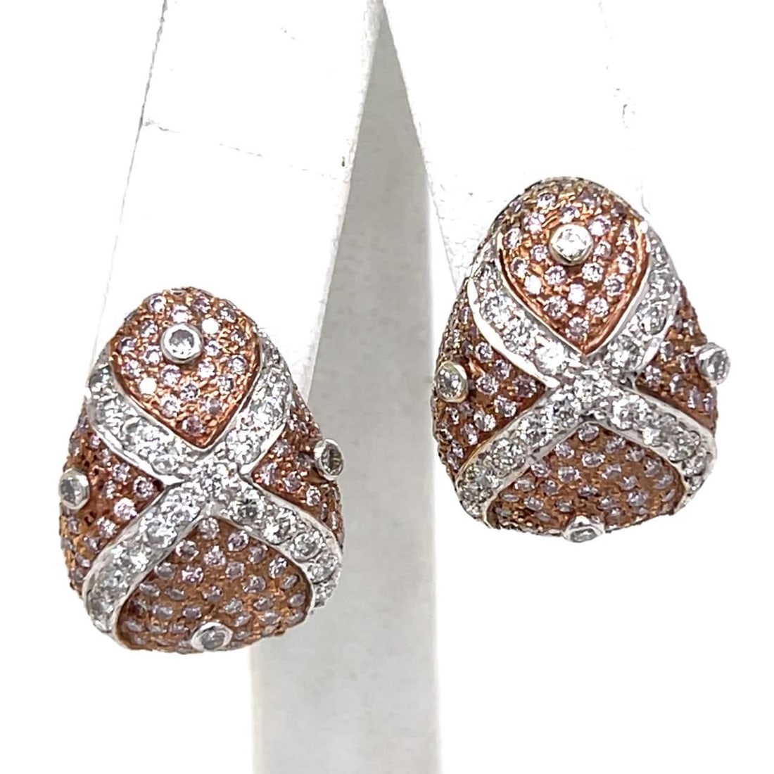 18K White Gold Earrings with 280 Pink Diamonds and 48 White Diamonds