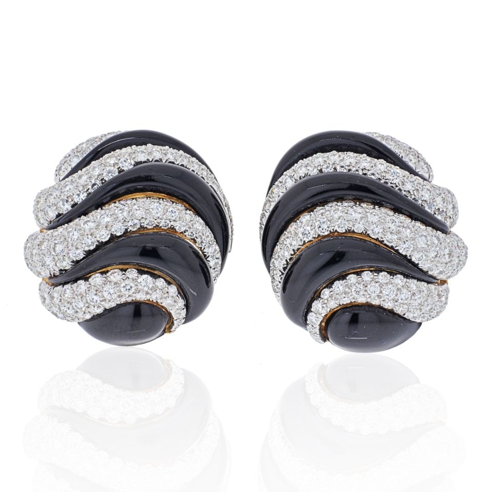 David Webb Platinum 18K Yellow Gold Enamel Diamond Clip Earrings 9.8 Cts: David Webb Platinum 18K Yellow Gold Enamel Diamond Clip Earrings 9.8 Cts Elevate your style with these exquisite David Webb earrings, showcasing a stunning combination of platinum and 18K yellow gold.