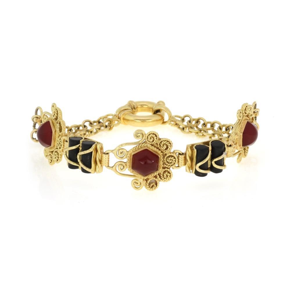Elegant 18k Yellow Gold Floral Bracelet with Carnelian and Onyx