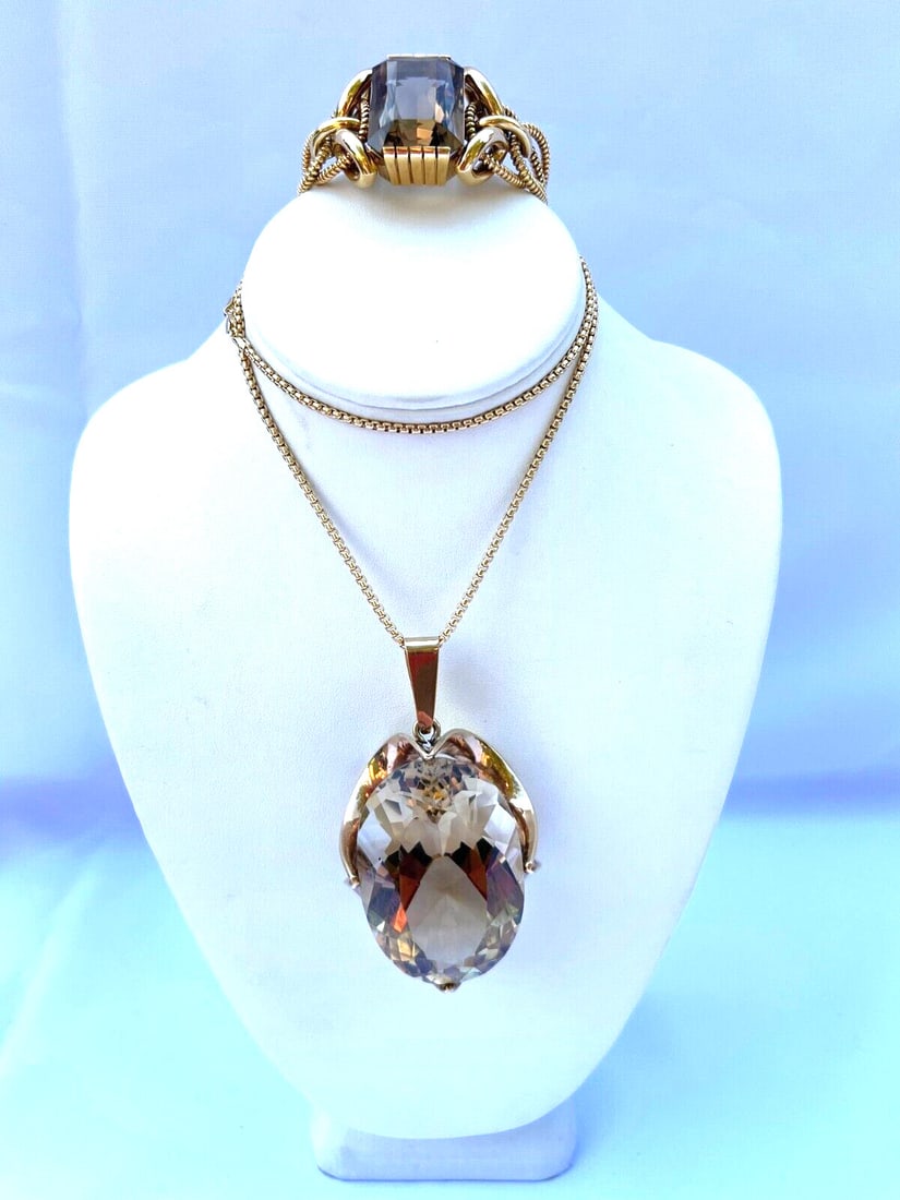 Stunning 1900s Austrian 18K Gold Topaz Smokey Quartz Necklace Bracelet Set: Stunning 1900s Austrian 18K Gold Topaz Smokey Quartz Necklace Bracelet Set Discover this exquisite 1900's Austrian jewelry set featuring an 18K gold necklace and bracelet, showcasing stunning topaz an