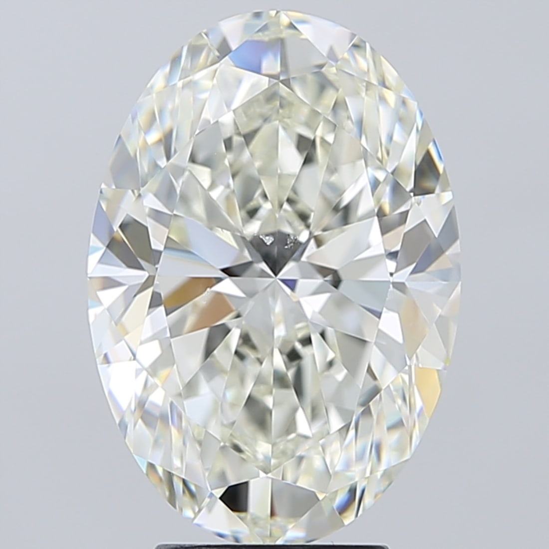 Loose Diamond - OVAL 5.01ct J SI1: Loose Diamond - OVAL 5.01ct J SI1 Source: Natural Mined Diamond Shape: OVAL Carats: 5.01 Color: J Clarity: SI1 Certification: GIA Condition: Pre-Owned PLEASE NOTE: Framed, Large, or heavy items do not