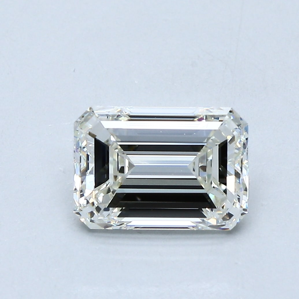 Loose Diamond - EMERALD 2ct J IF: Loose Diamond - EMERALD 2ct J IF Source: Natural Mined Diamond Shape: EMERALD Carats: 2 Color: J Clarity: IF Certification: GIA Condition: Pre-Owned PLEASE NOTE: Framed, Large, or heavy items do not h