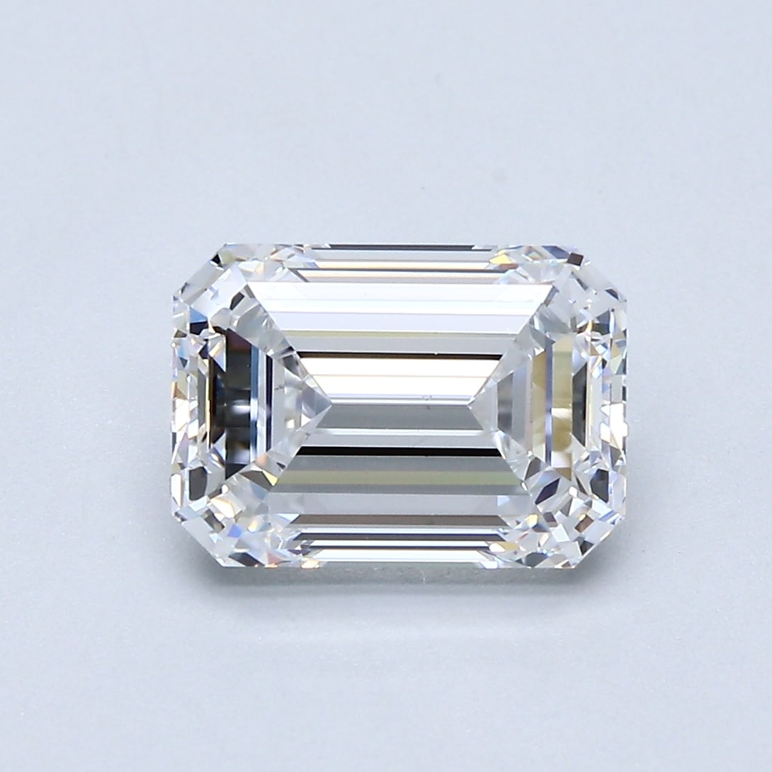 Loose Diamond - EMERALD 2.5ct D VS1: Loose Diamond - EMERALD 2.5ct D VS1 Source: Natural Mined Diamond Shape: EMERALD Carats: 2.5 Color: D Clarity: VS1 Certification: GIA Condition: Pre-Owned PLEASE NOTE: Framed, Large, or heavy items do