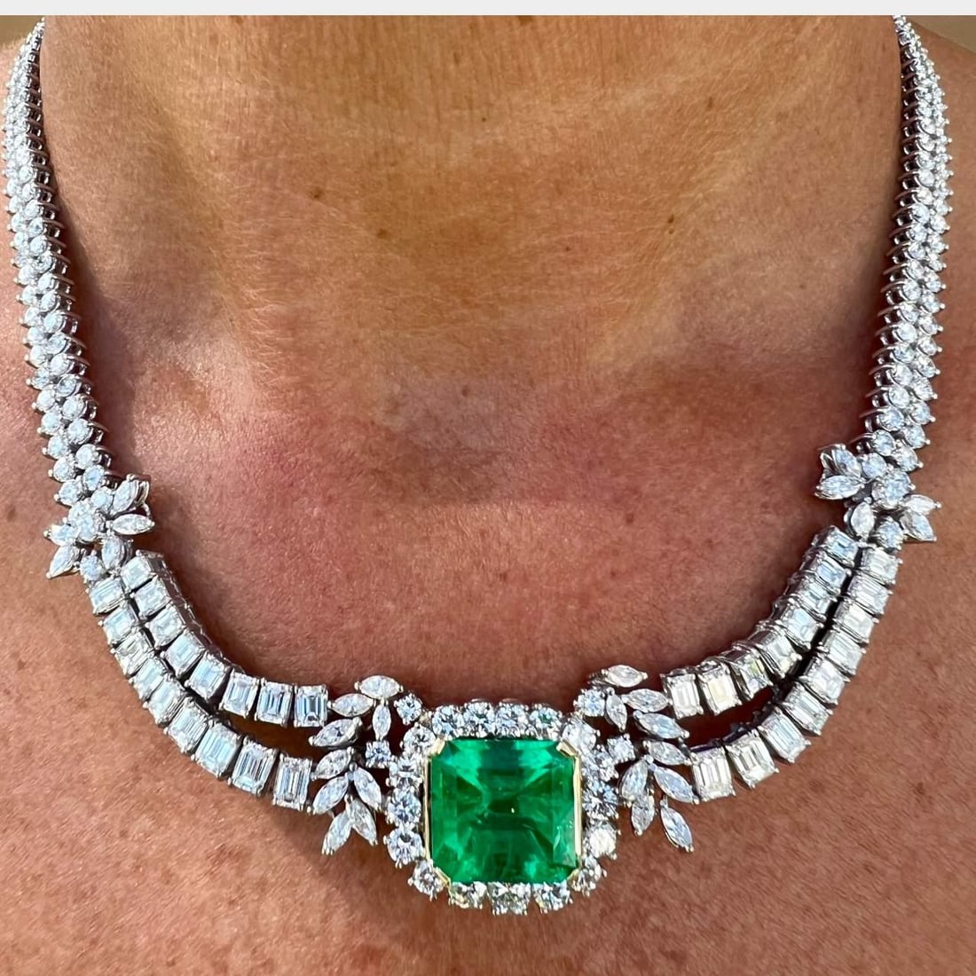 1950s Gubelin Certified Colombian Emerald Diamond Necklace 18K White Gold